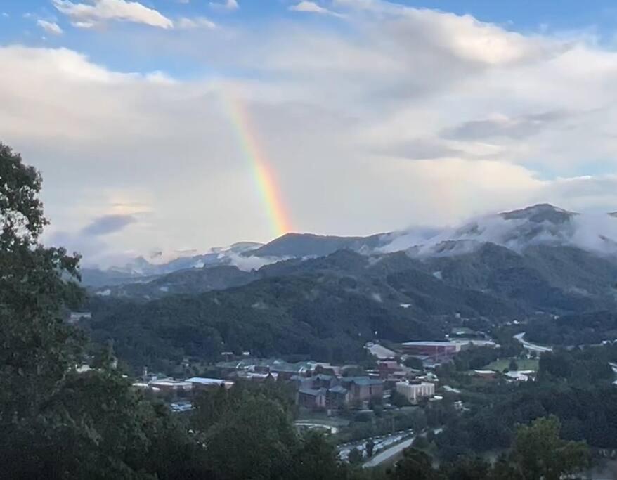 Appartement 2 Bedroom Overlooks Wcu And Cullowhee Nc - Smoke And Pet Free