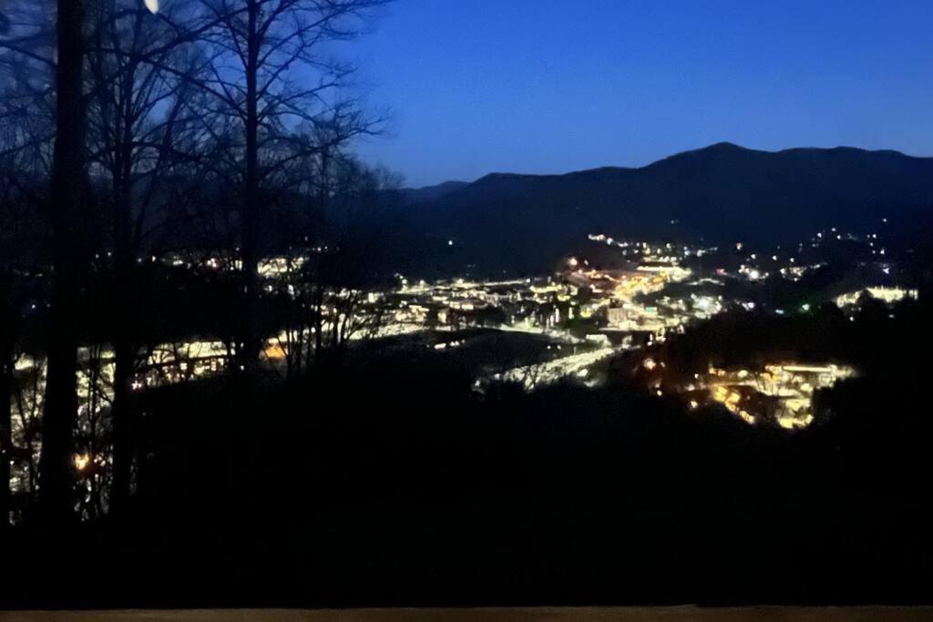 2 Bedroom Overlooks Wcu And Cullowhee Nc - Smoke And Pet Free Appartement